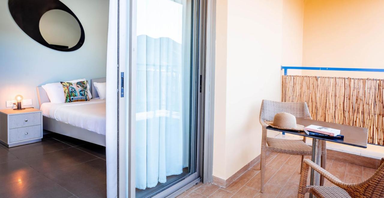 Almogim Suites Eilat Hotel (Adults Only) Ngoại thất bức ảnh